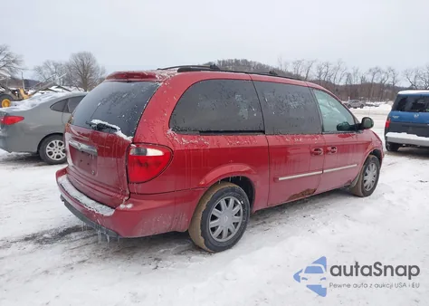 2005 Chrysler Town & Country Touring z USA, uszkodzony, nr VIN 2C4GP54L45R602070